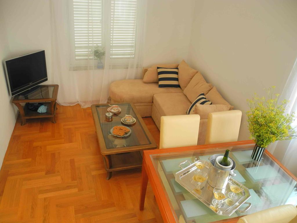 Apartments Antonela Jezera Exterior photo